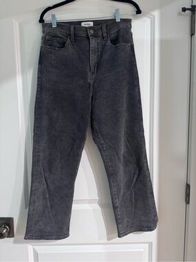 Pistola women’s Black Straight-Leg Jeans. Size 28
